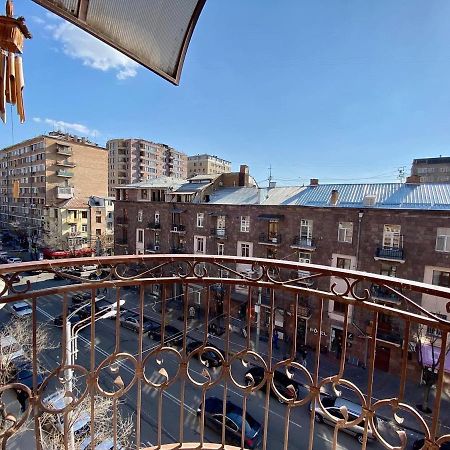 City Center Cute Flat 3 Rooms Ереван Екстериор снимка