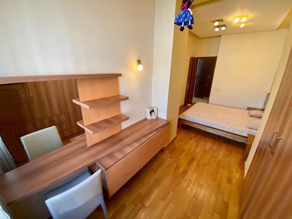 City Center Cute Flat 3 Rooms Ереван Екстериор снимка