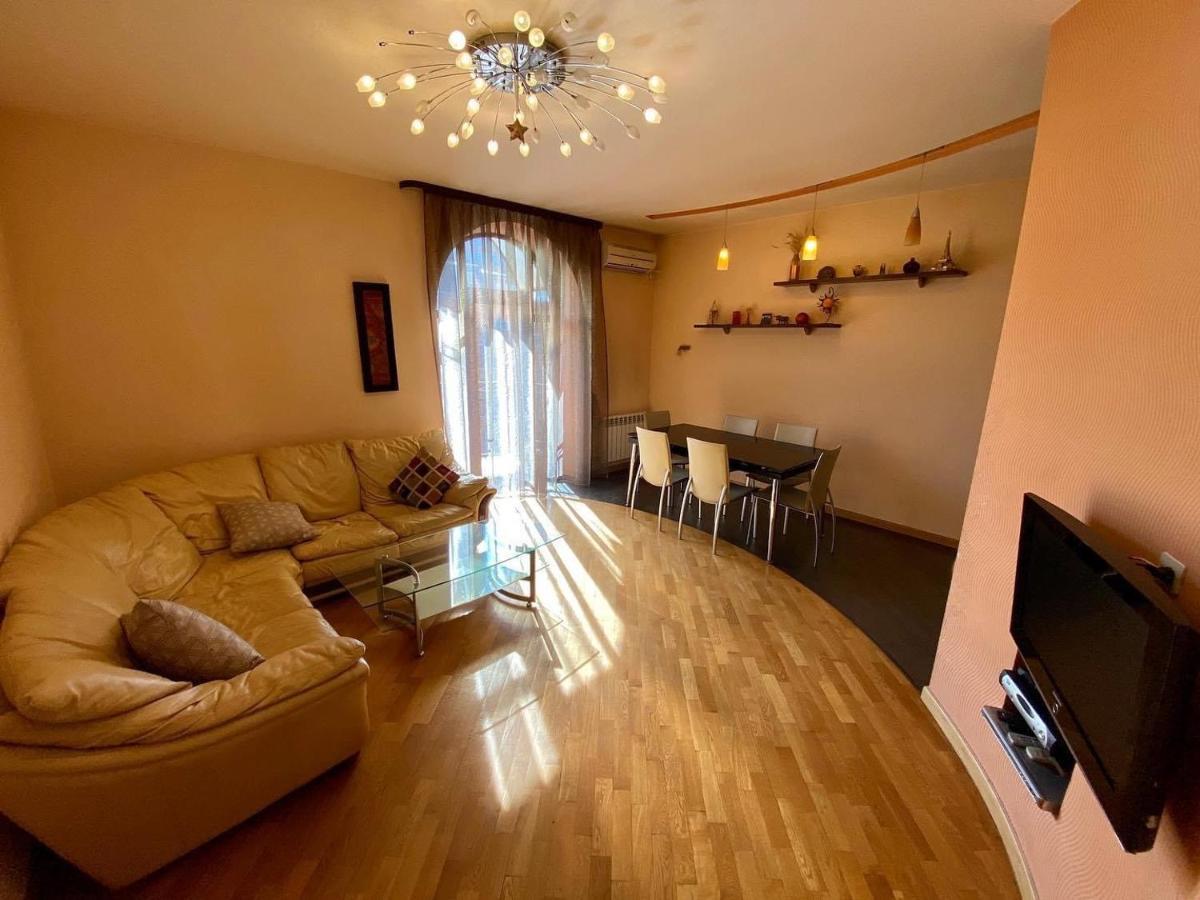 City Center Cute Flat 3 Rooms Ереван Екстериор снимка